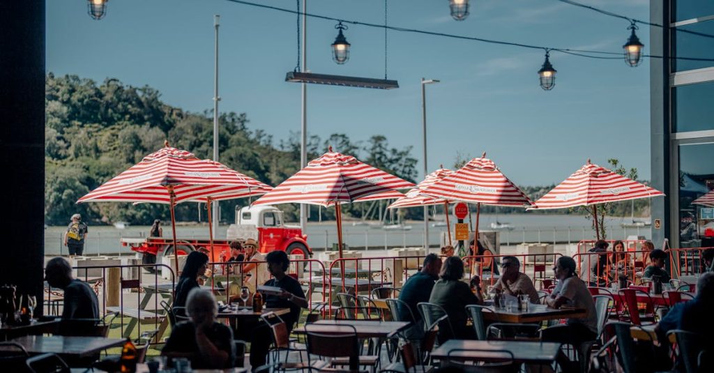 May 2026: The Return of the Communal Table: Why Sharing is the New Selling Point for Cafes and Restaurants