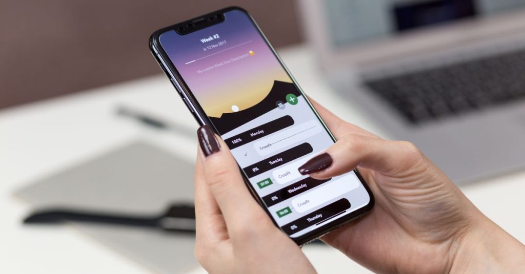 Mobile vs. Desktop Shift Scheduling: Which Is Faster for Small Cafe Managers During Summer Rush (July 2026)?