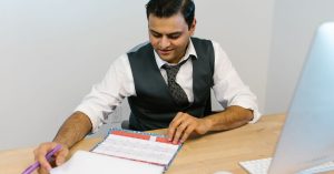 How to Cut Overtime Costs in Your Cafe or Restaurant Through Smarter Scheduling