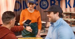 What to Do When an Employee Claims Unfair Tip Distribution in Your Cafe or Restaurant