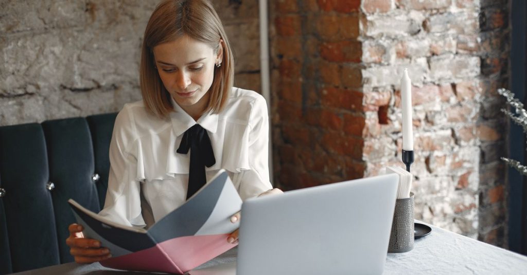 7 Essential Documents Every Restaurant Manager Needs to Keep on File