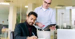 Informal Feedback vs. Structured Reviews: Which Boosts Employee Growth & Retention in Your Restaurant?