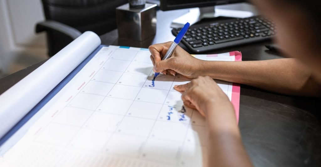 Employee-Arranged Shift Swaps vs. Manager-Approved Changes: Which Reduces Scheduling Headaches for Your Cafe?