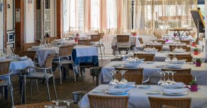 Can My Small Restaurant or Cafe Legally Require Staff to Work Holiday Shifts (Thanksgiving, Christmas)?